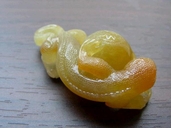 Ʒ