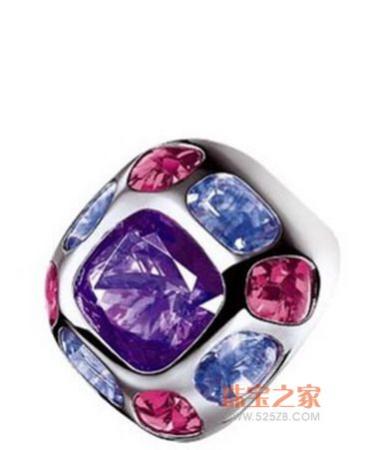 ���ղ�ɫ����