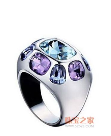 ���ղ�ɫ����